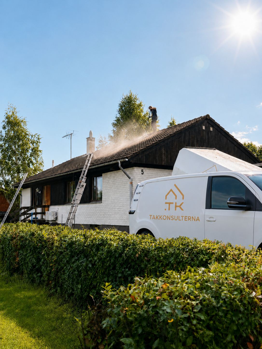 Takkonsulternas servicebil utanför en villa